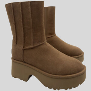 UGG Women’s Classic Twin Seam Platform Boots Chestnut Brown Suede 1158313 S.9